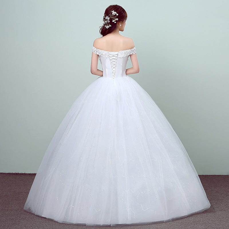 Simple and slim white wedding dress