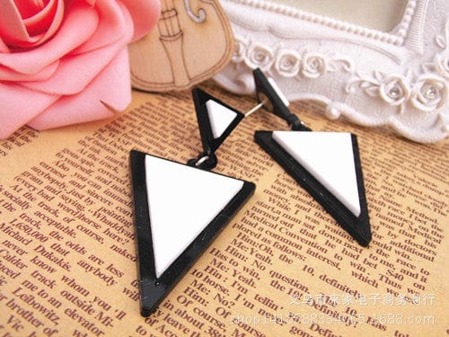 eszy2find ear rings White triangle Fashion Accessories Cute All-match Nightclub Acrylic